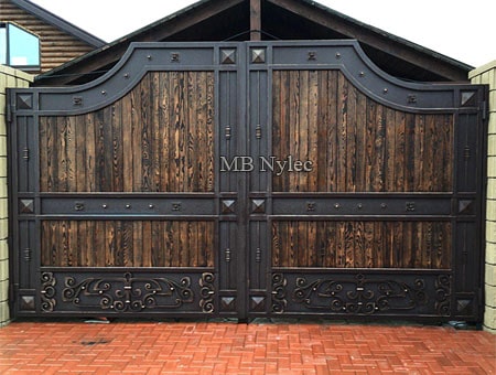 kuta brama wjazdowa z drewnem - loft vintage