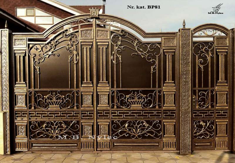 kuta brama wjazdowa z kolumnami bp81