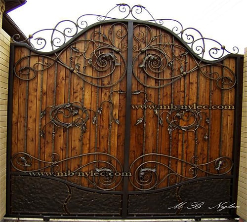 Kuta brama z drewnem bm15