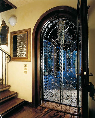 kuta krata drzwiowa przeciw zwierzętom