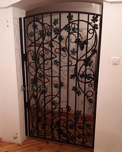 kuta krata drzwiowa winogrona