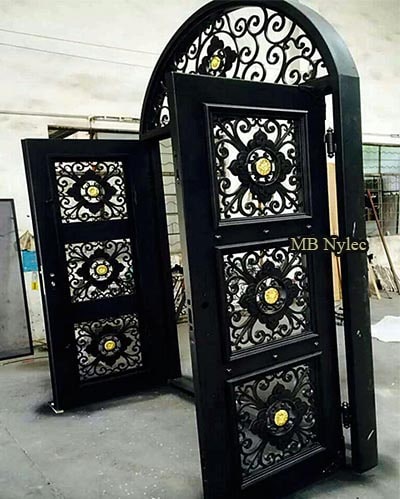 masywne drzwi kute dz8