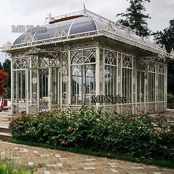 Ekskluzywny ogród zimowy kuty