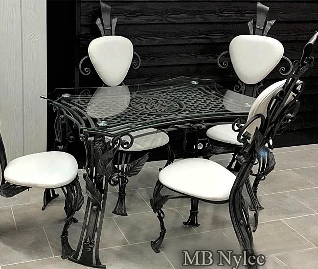 Ekskluzywny zestaw kutych mebli mk25