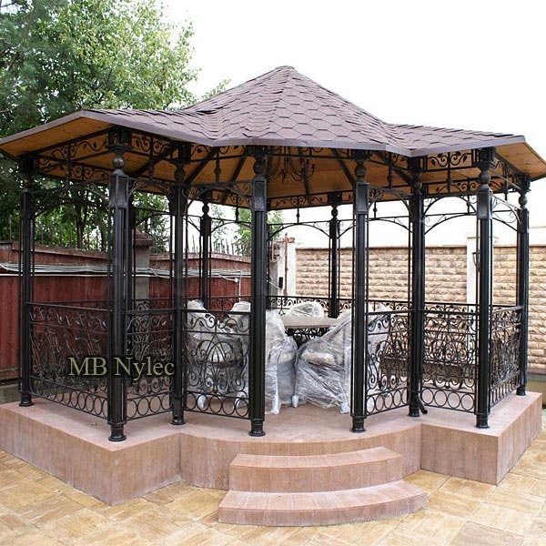 Elegancka kryta altana ogrodowa kuta