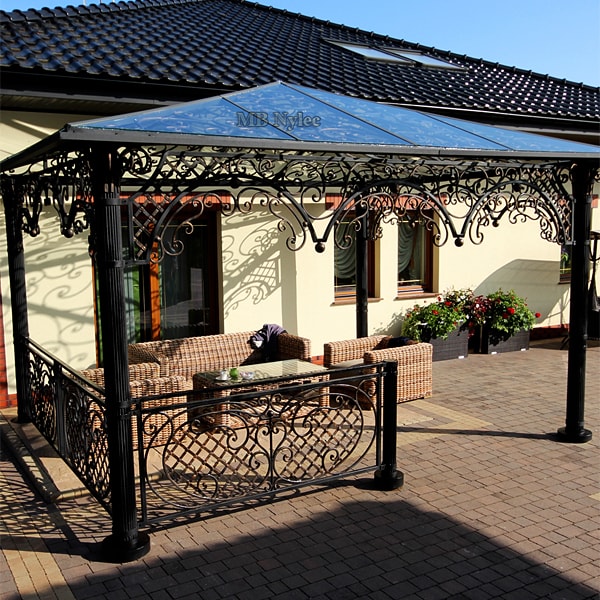 Ekskluzywna kuta altana kryta szkłem