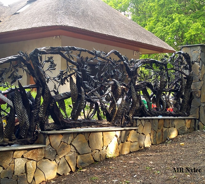 Kute ogrodzenie góralskie leśne