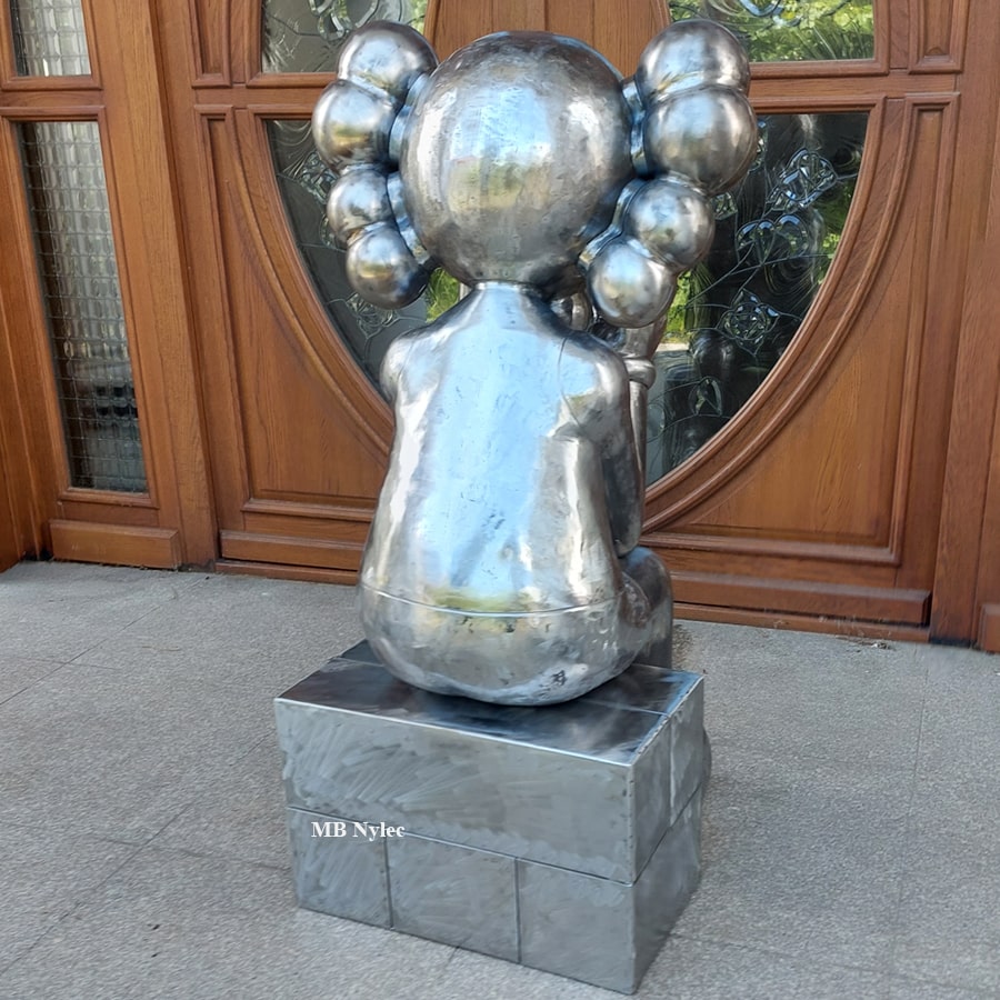 rzeźba stalowa zamyślenie