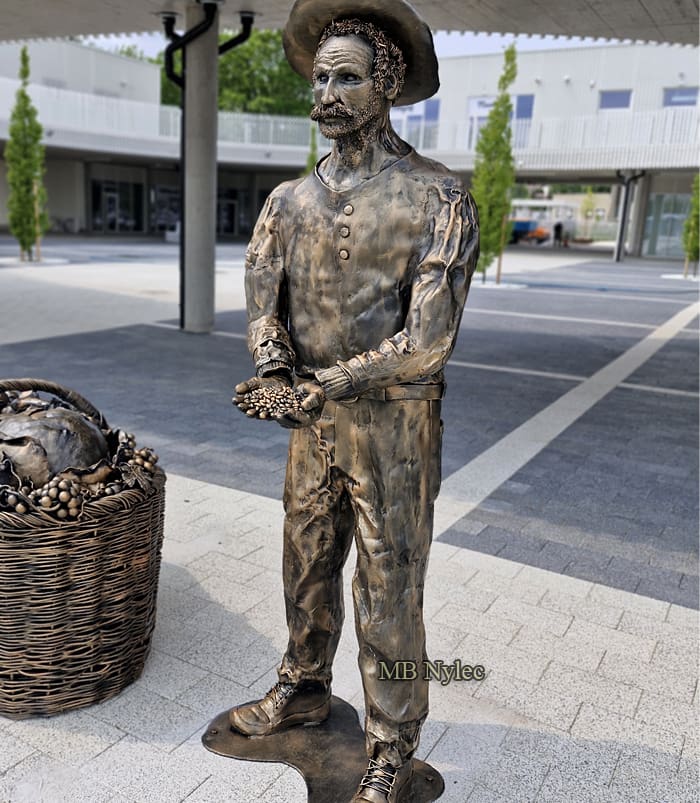 Rzeźba rolnika - Ciechanów zielony targ