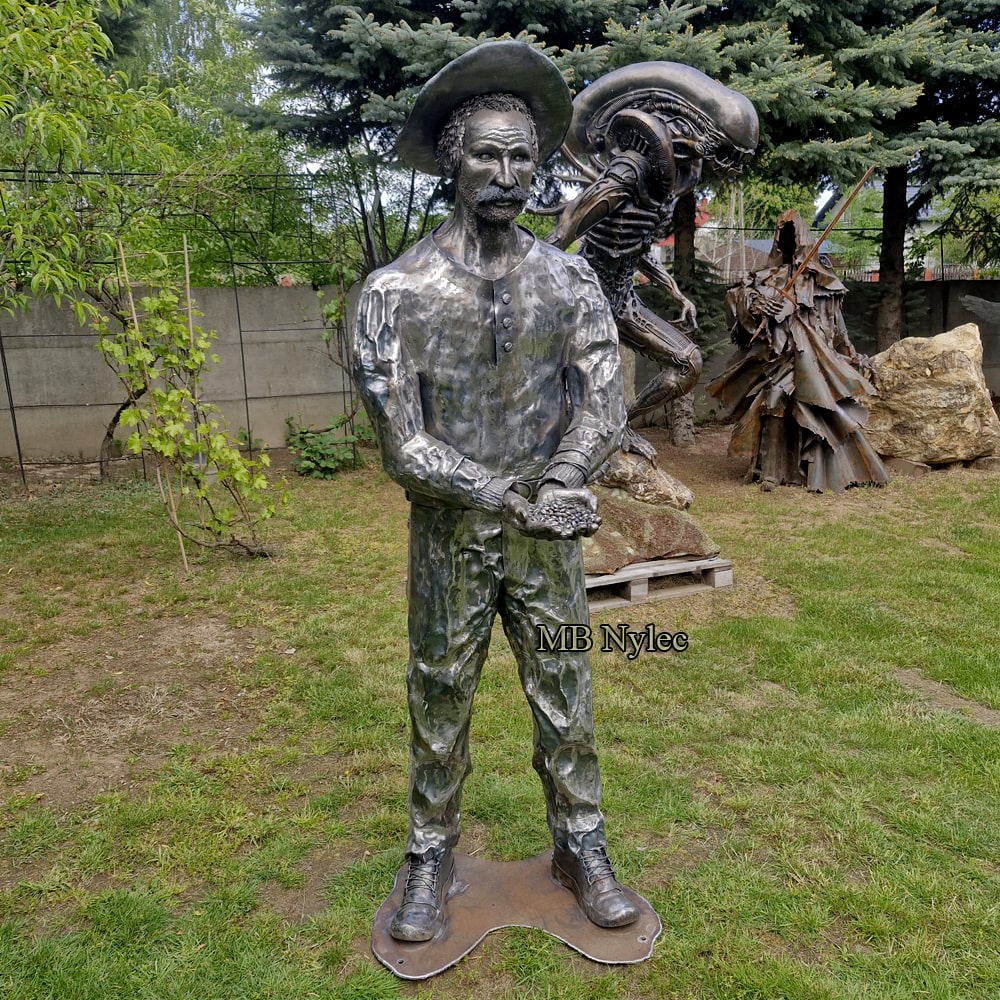 Rolnik ze stali rzeźba