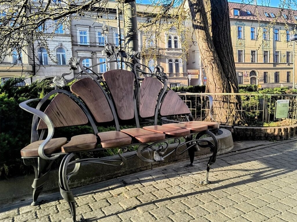 Najpiękniejsza ławka kuta w Bydgoszczy