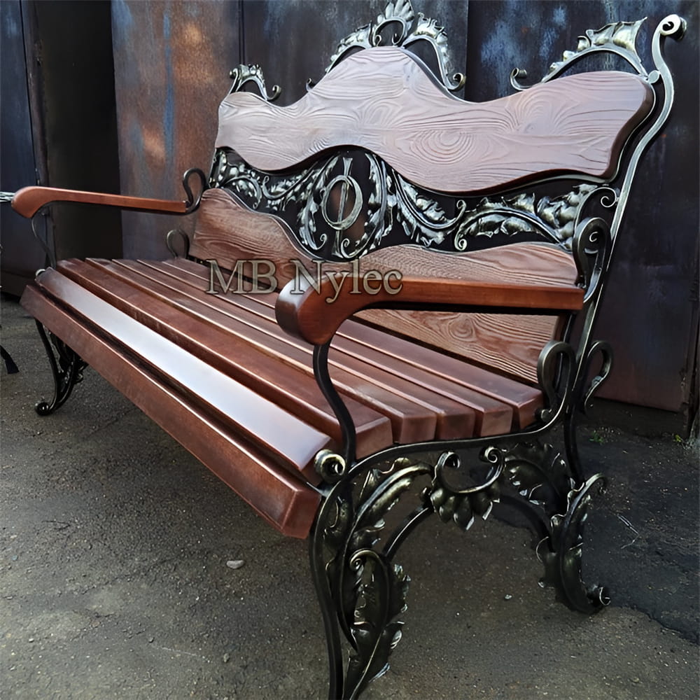 ławka w typie barokowym