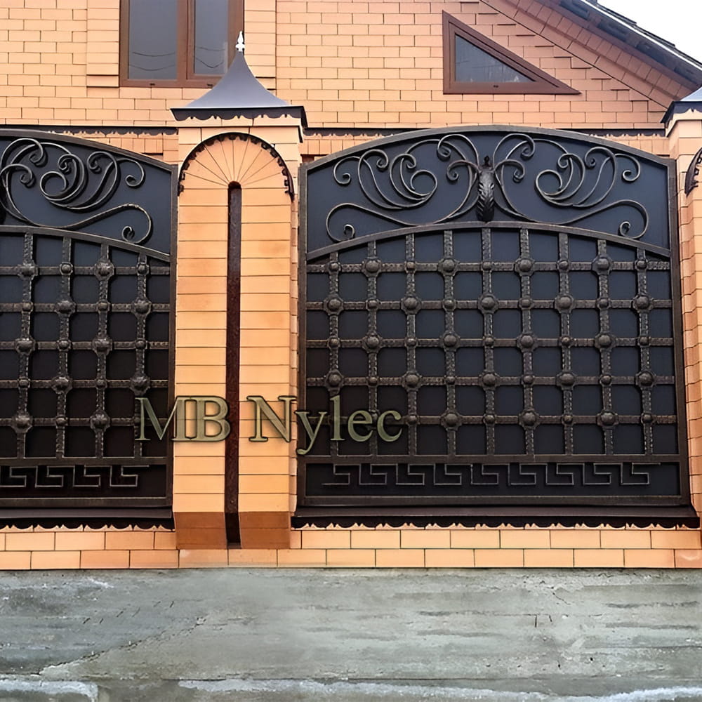 pełne ogrodzenie które zasłania