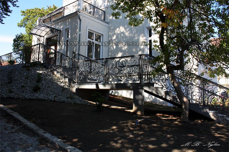 Balustrada klasyczna kuta do hotelu