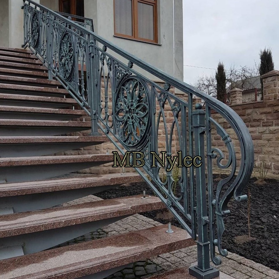 Balustrada kuta w stylu gotyckim ba72