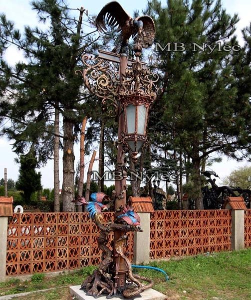 Ogromna designerska latarnia ogrodowa