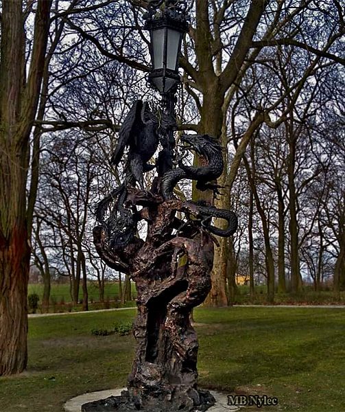 potężna latarnia kuta - smok i feniks